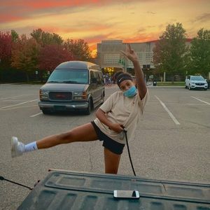 Meet your Posher, Nadia